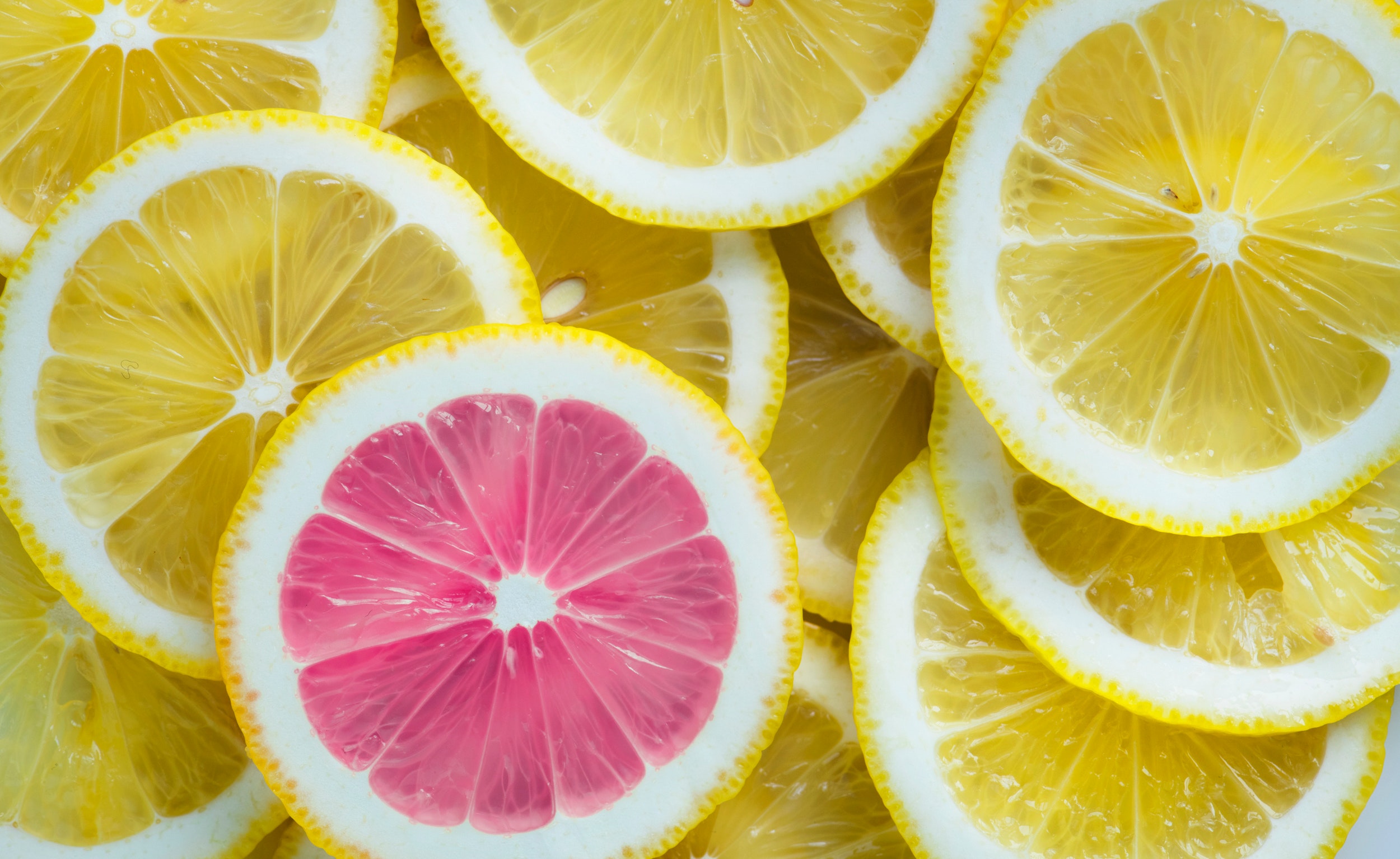 Slices of lemons and grapefruit